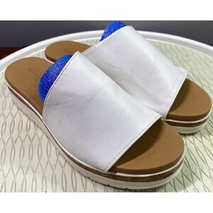 Adrienne Vittadini Women AV Province White Faux Leather Platform Slide Sandal 7M